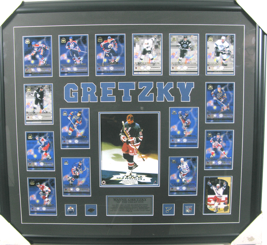 Wayne Gretzky Framed Career Tribute – Multi-Card Display Featuring “The Great One”