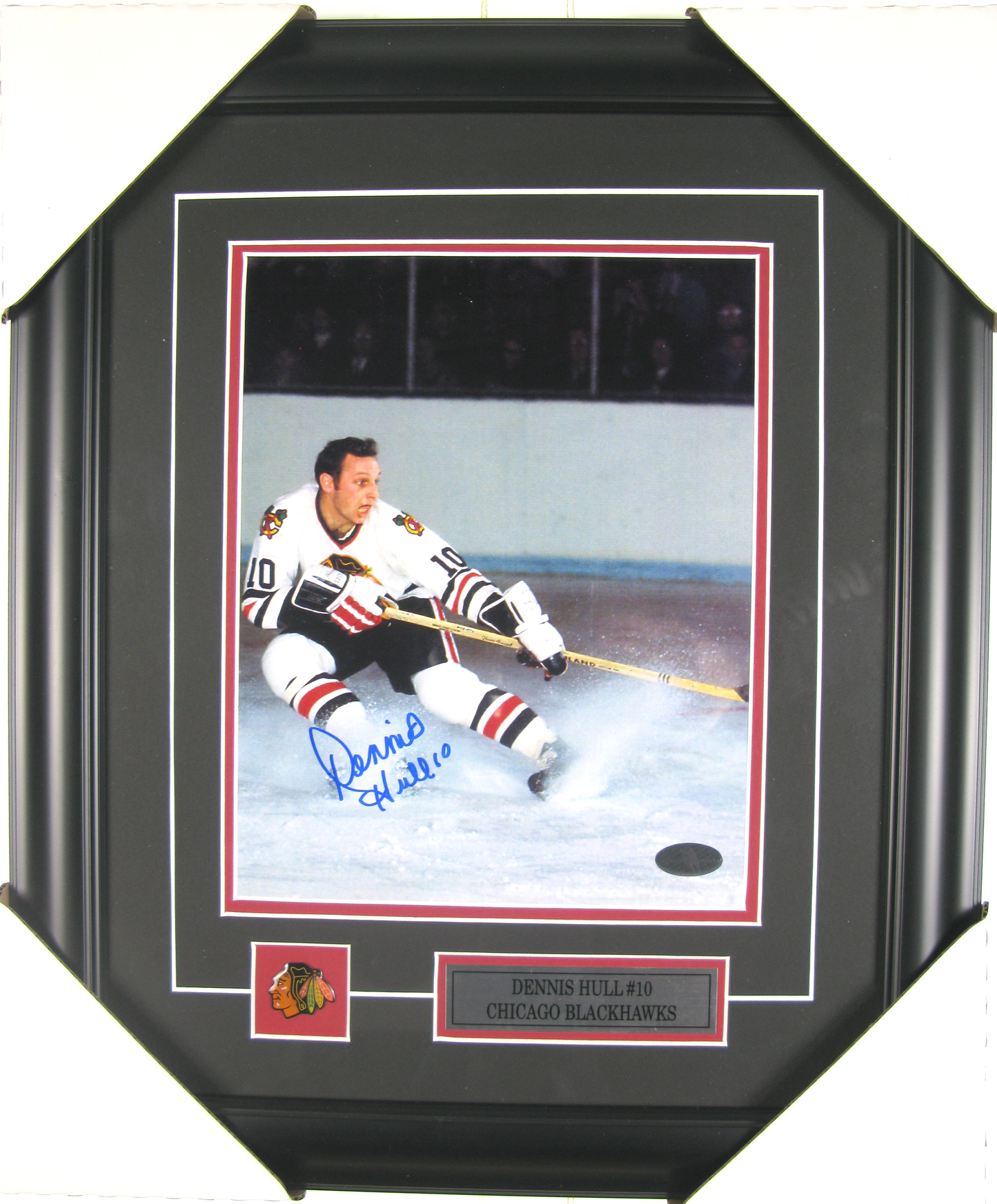 Dennis Hull Autographed 8x10 – Chicago Blackhawks – Framed Display