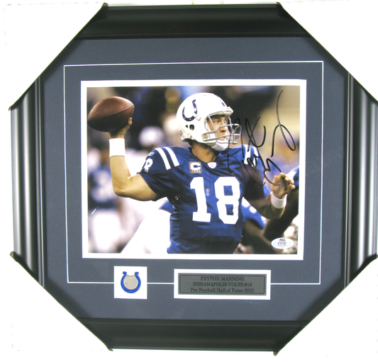 Peyton Manning Signed Framed Colts Photo – Indianapolis #18 (HOF 2021)